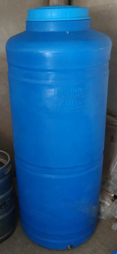 400 литров вертикальная бочка